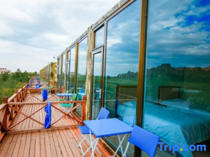 Yulong Shahu Container Hot Spring Hotel