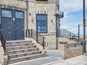 Host Stay Bellevue Apartment 1