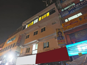 OYO 48664 White House