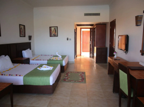 Laguna Beach Marsa Resort