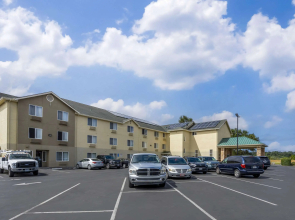 Comfort Inn & Suites Redwood Country