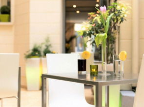 Hotel Glasgow Monceau Paris by Patrick Hayat