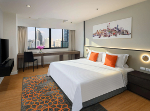 Отель PARKROYAL Suites Bangkok