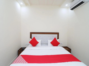 OYO 37078 Hotel Dezzire