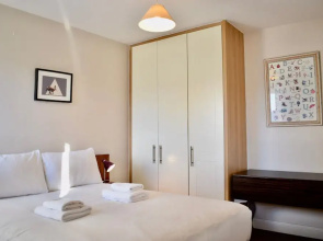 Modern 2 Bedroom Flat Above Family Run Pub