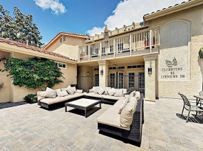 Monarch Vista: Updated Retreat w/ Pool & Spa condo