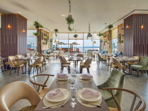 Royal Central Hotel & Resort — the Palm