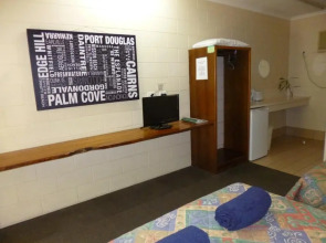 Cow Bay Hotel Motel