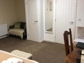Jt Abergwaun Hotel