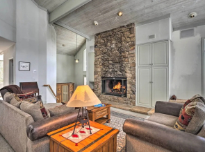 4 Mi to Skiing: Breckenridge Mountain Retreat!