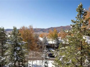 2305 Timberline Lodge, Trappeur's Crossing