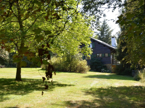 Luxury Pet Friendly Chalet in Bièvre near Forest