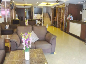 Maleez Lodge Hotel and Restaurant