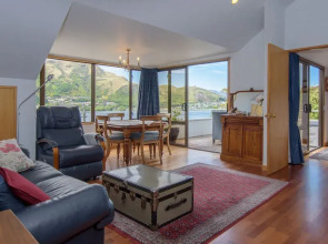 Libra Lake View Villa