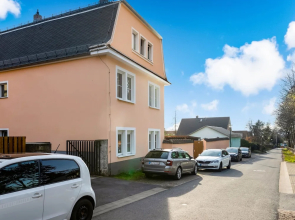 Vibrant Apartment in Coswig near River