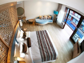 Akira Lipe Resort
