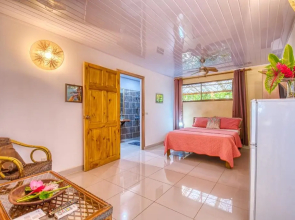 Yucca Beachfront Hotel