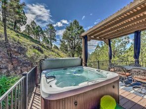 Tranquil Ruidoso Cabin w/ Private Hot Tub!