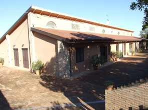 Apartment for 6 People in Villa Luzi Farmhouse
