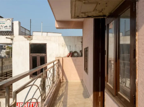 Eat Sleep Wander Studio Apartments