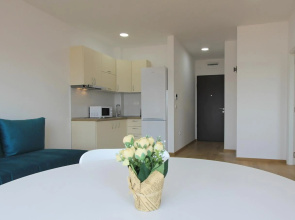 Lovely one bedroom apartment with parking space