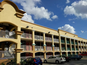 Red Carpet Inn Airport and Cruise Port Hotel Fort Lauderdale