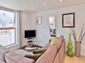 Your Space Apartments - Cambridge Place