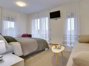 Villa Una Comfortable Holiday Residence