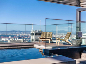 Luxuriuous 1 Bedroom in 16 on Bree