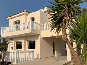 Sunrise Villa 11 in Ayia Thekla