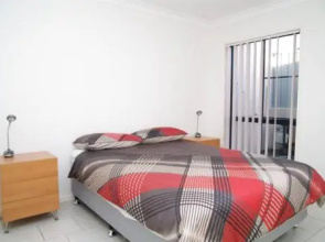 Dolphin Court 1 1 Gowing Street