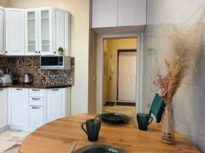 Daily, 122 Linnaya St.