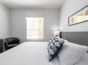 Vista Cay Secret Cove 2 Bedroom Condo by RedAwning