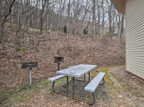 Charming Burnsville Apt w/ Mountain Views & Deck!