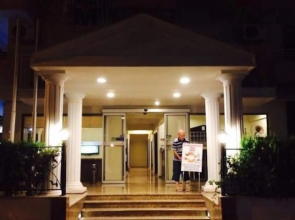 Green Palm Hotel