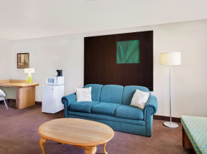 Super 8 by Wyndham Newburgh/West Point Near Stewart Airport