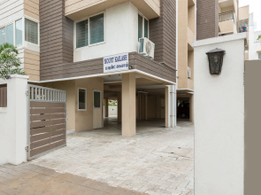 Mount Kailash Suites