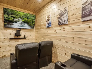 Ern841 - Sweet Feet Retreat - Location, Location, And Private Indoor Pool! 2 Bedroom Cabin by RedAwning