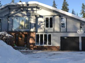 The Pines Bed & Breakfast, B&B
