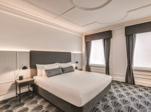 The Savoy Hotel on Little Collins Melbourne