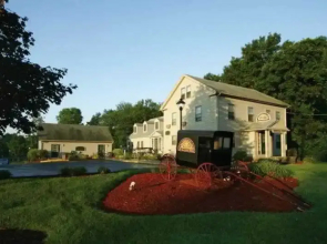 Centennial Inn Hotel & Apartments