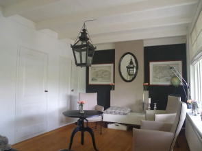 Charming 4-person Holiday Home in one of the Prettiest Spots of Ouddorp