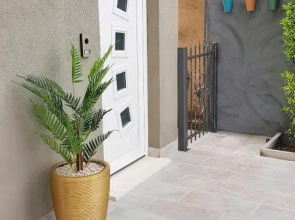 Rafael Apartment