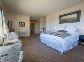 Flemington Lake View Bed  Breakfast