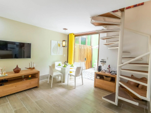IT12 Bangalô Duplex 2 Suítes Pé na Areia