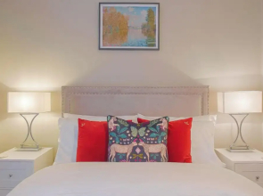 Stylish Grade II Apartment - The London