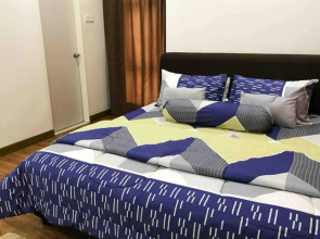 POOL VIEW, Sky Cozy at D'Perdana Apartment, WiFi, Netflix, 6-8 Pax