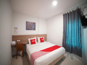 OYO 90830 Multatuli Guest House