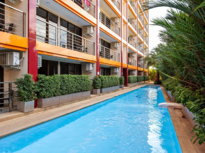 Naiharn Pearl Condo Hotel by Villacarte