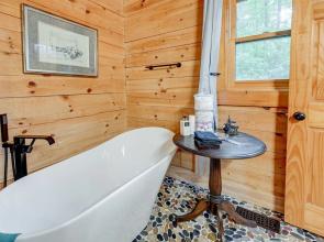 Scenic Blue Ridge Cabin Rental w/ Resort Amenities